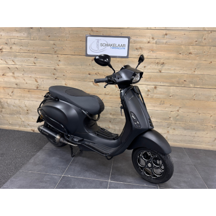 Vespa Sprint 50 S Full Option Akrapovic 25km Mat-Zwart 2022 (FJN-52-K)